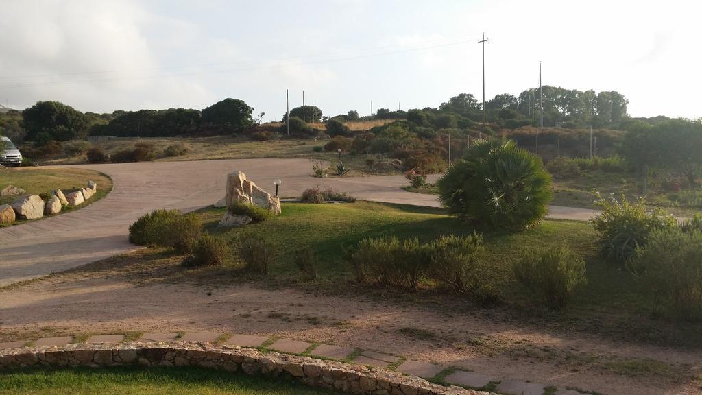 Hotel Ristorante La Tana Di Li Mazzoni Trinita d'Agultu e Vignola Bagian luar foto
